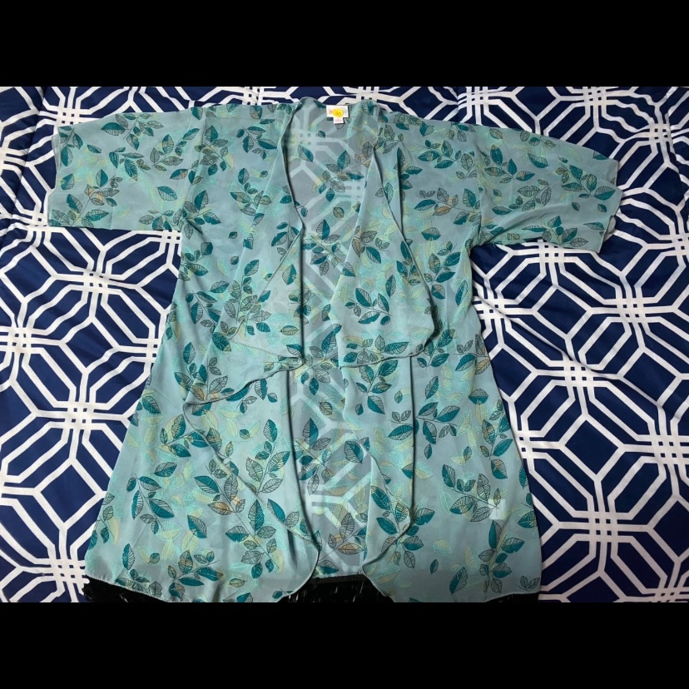 LulaRoe short sleeve fringe cardigan